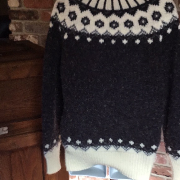 Limited Express Woman’s Gray Wool Pullover Sweater - Picture 9 of 13